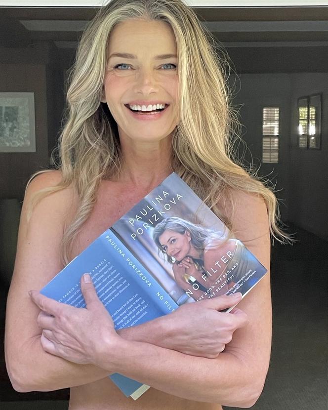 Paulina Porizkova nago! 58-latka zakryła się tylko futrzakiem