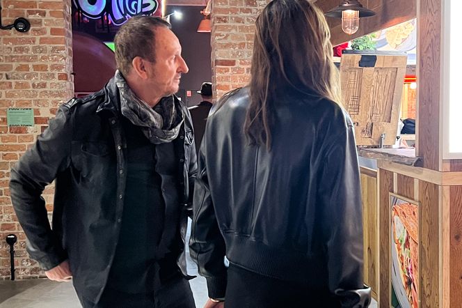 Niezła bibka Afryka Express. Obejrzeli razem odcinek, a potem poszli w tango. Iwan wyszedł ostatni