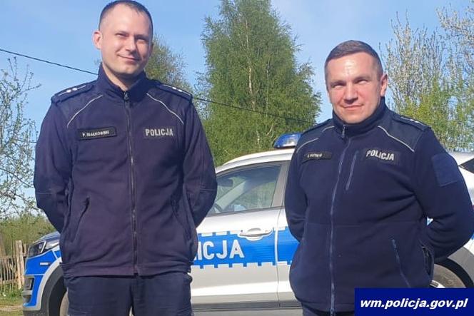 Policjanci z Pieniężna, którym pożar jest niestraszny
