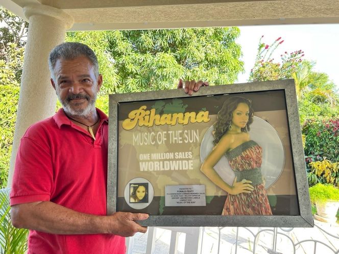 Rihanna w żałobie. Nie żyje ojciec piosenkarki. Ich relacje były trudne 