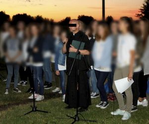 Ksiądz podejrzany o molestowanie nastolatek zatrzymany w Anglii