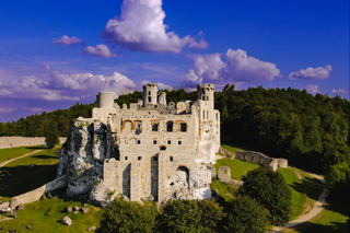 Nie tylko Krzyżtopór! Odkrywamy najbardziej wyjątkowe ruiny zamków w Polsce