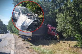 Dramat na drodze. 5 osób rannych pod Przysuchą. Tir roztrzaskał się z osobówką