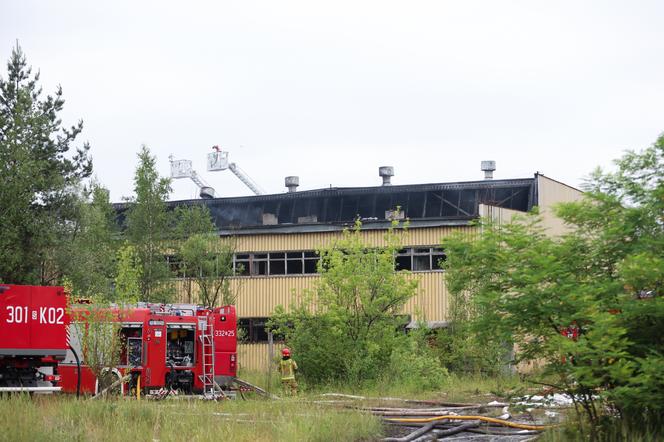 Gigantyczny pożar lokomotywowni na Śląsku Cieszyńskim. Słup ognia i kłęby dymu widoczne z wielu kilometrów