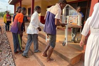 Sprzęt medyczny z Poznania trafi do Kamerunu