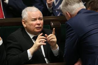 Kulisy narady w PiS. Tak Kaczyński przekonywał Gowina. Gra o wysoką stawkę