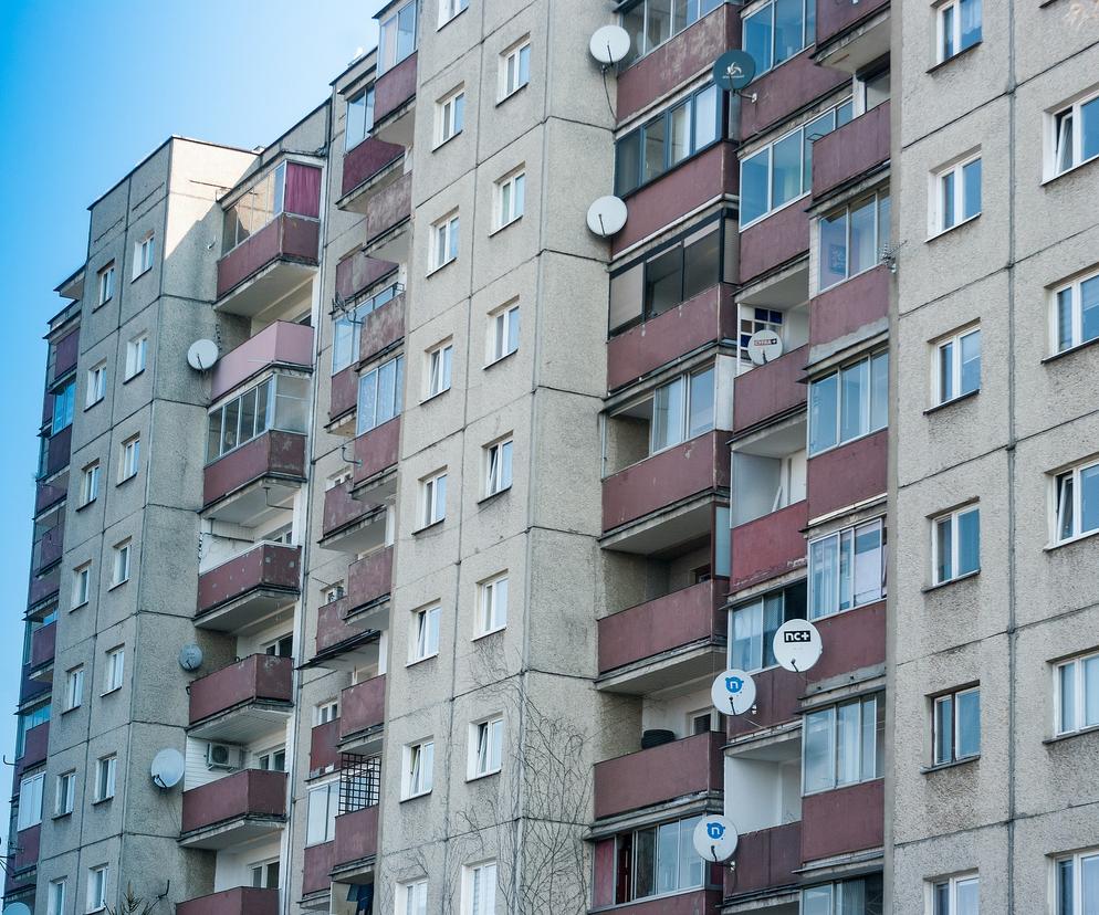 28-letnia kobieta runęła z 9. piętra wieżowca! Tragedia w Łódzkiem