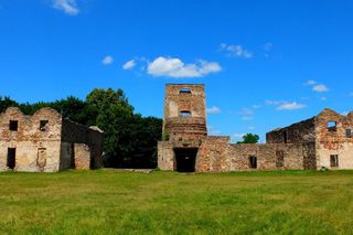 Ruiny dawnej Huty Józef w Samsonowie