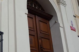 Zabytkowe drzwi ratusza w Lesznie w renowacji [ZDJĘCIA]