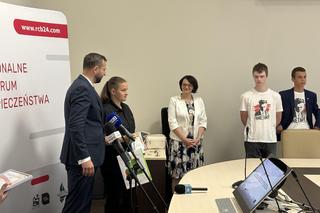 „Postawa wymagająca nagrodzenia”. Wyróżniono młodzież, która pomogła rannym w wypadku na ul. Bałtyckiej