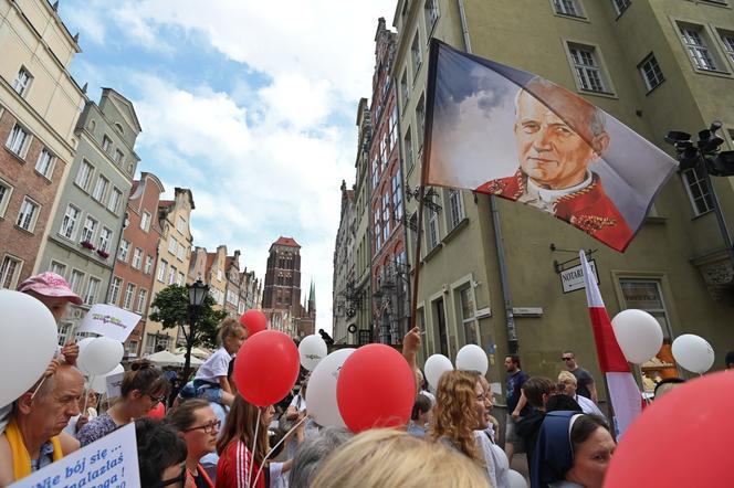 W Marszu dla Życia i Rodziny w Gdańsku wzięło udział kilka tysięcy osób