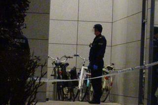 Nocna akcja na Gocławiu. Kobieta spadła z 13 piętra. Co się stało?