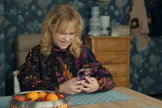 Koniec Barw szczęścia. Emilka sfabrykuje fotografię w ostatnim 3202 odcinku. To oszustwo wyjdzie na jaw w nowym sezonie? – ZDJĘCIA, ZWIASTUN 