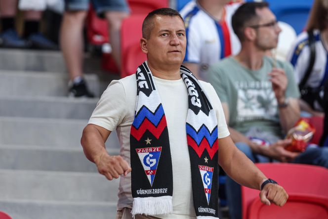 Górnik Zabrze - Termalica Nieciecza. Niesamowita atmosfera na Arenie Zabrze! Kibice Górnika dopingują swoją drużynę