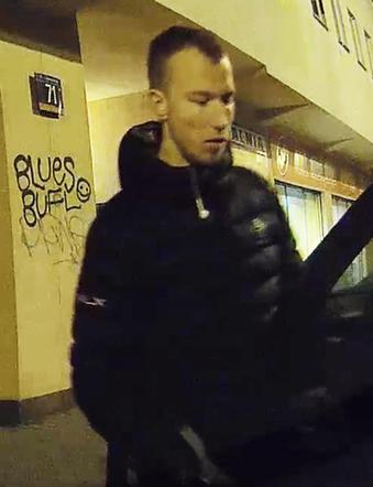 Kradną koła na Mokotowie! Poznajesz ich?