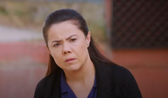 Melis awanturuje się z Feraye, a później podejrzewa, że Zeynep jest w ciąży z Cihanem.
