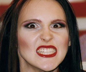 Chylińska nieźle się zmieniła. Duże usta i gładka twarz. Poznajecie ją jeszcze?