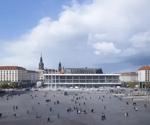 Pałac Kultury w Dreźnie – ikona powojennego modernizmu po modernizacji
