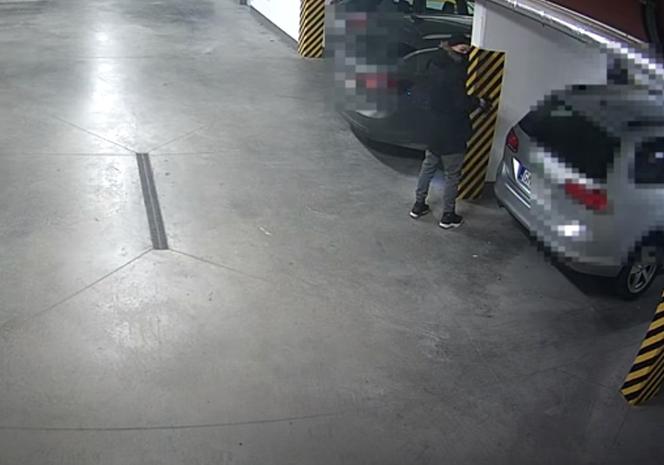 Próbowali włamać się do samochodu. Szuka ich policja z Torunia