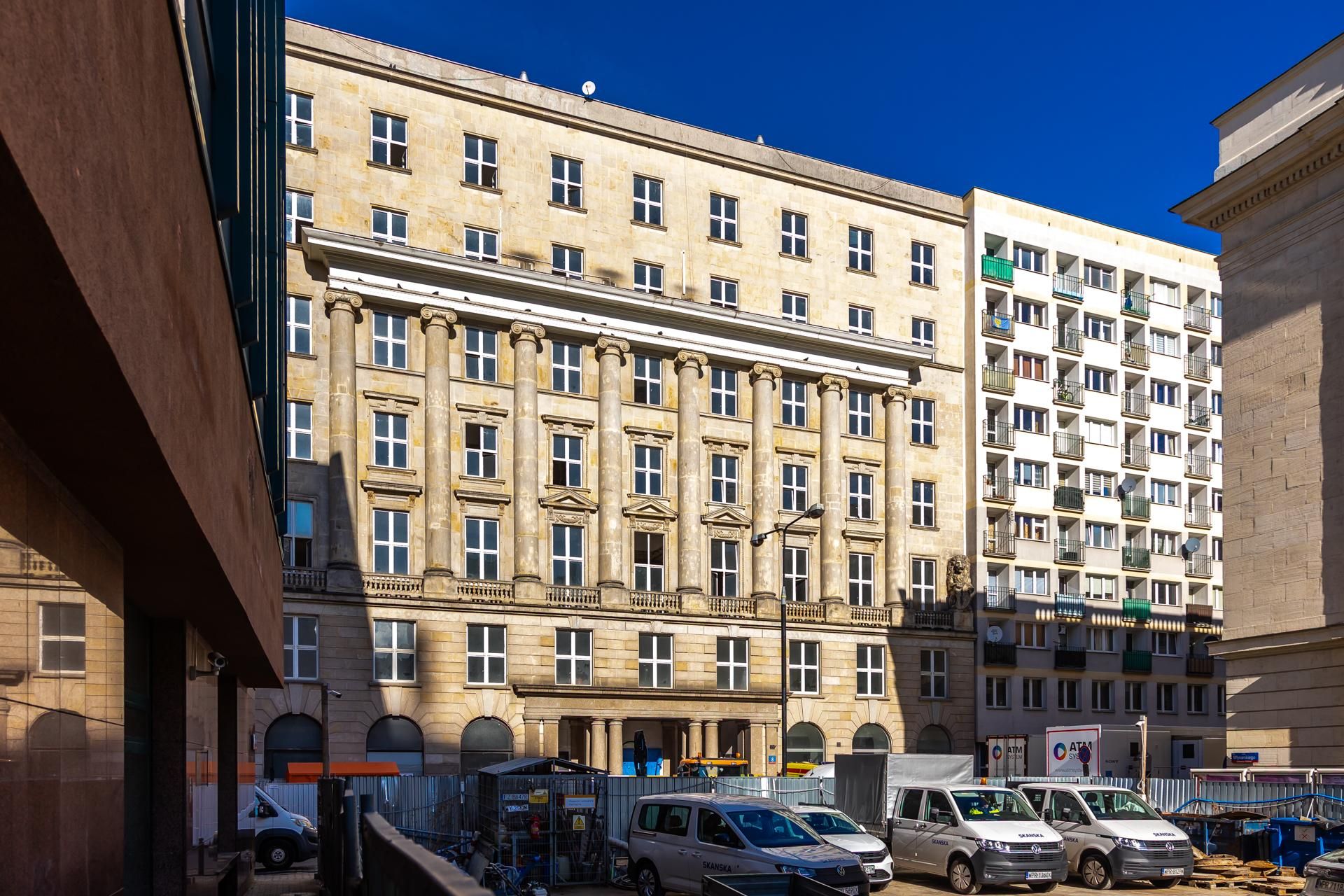 Kamienica na ul. Moniuszki 8 w Warszawie