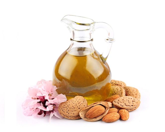 Olejek migdałowy. Zastosowanie, właściwości olejku ze słodkich migdałów
