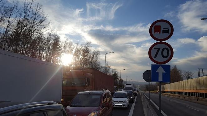 "Czy my jesteśmy gorszymi ludźmi?" Protesty mieszkańców gminy Wierzchosławice