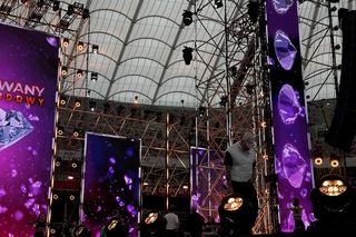 Roztańczony PGE Narodowy z VOX FM - trwają ostatnie przygotowania. Zobacz zdjęcia zza kulis