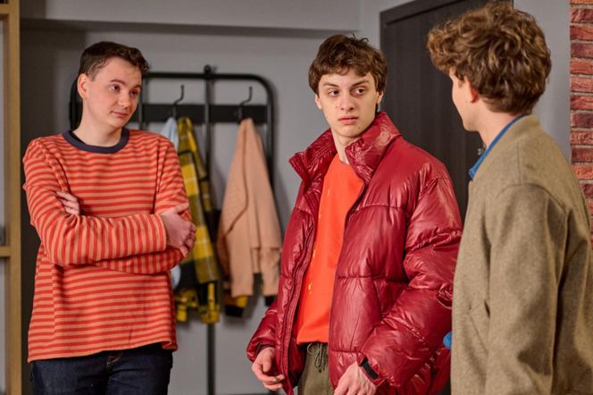 Na Wspólnej odc. 4036. Kuba (Kacper Łukasiewicz), Dex (Jan Jakubik), Karol (Maciej M. Tomaszewski)