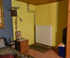 Marzną w swoich domach! Zlikwidowano im piece i nie podłączono do sieci ciepłowniczej!