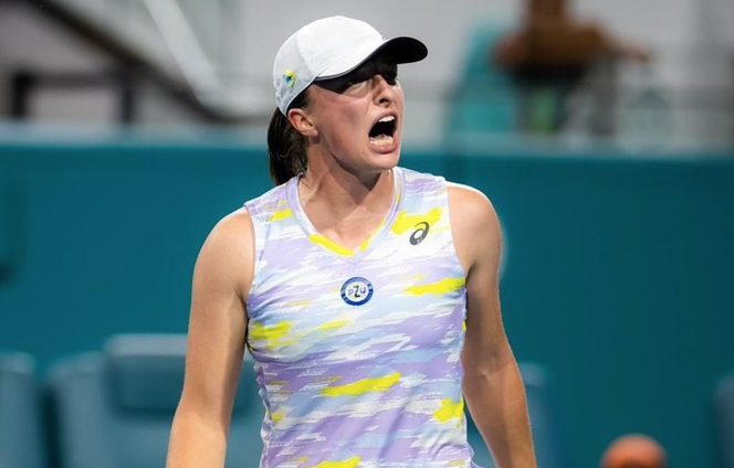 Jakim samochodem jeździ Iga Świątek? Rakieta nr 1 lubi podróżować w luksusie