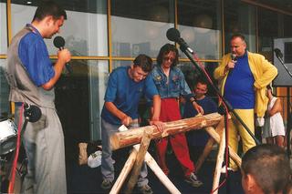 Namioty przed sklepem, szał na ręczniki, dzieci śpiące w kulkach. Tak wyglądało otwarcie Ikei w Krakowie w latach 90.