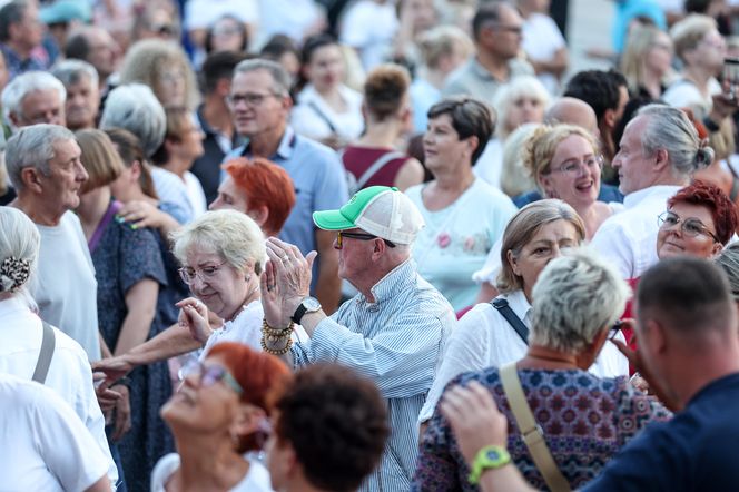 Potańcówka w Katowicach na Rynku "Roztańczony Wyspiański"