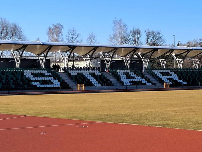 Stadion w Starachowicach gotowy. Kiedy na murawę wybiegną piłkarze?