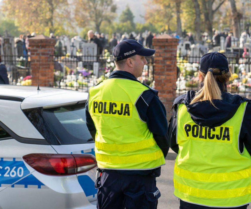 Więcej patroli na Wszystkich Świętych w okolicy cmentarzy w Bydgoszczy. Będą zmiany w ruchu