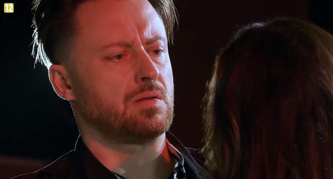 Na Wspólnej, odcinek 3255, reżyser Halicki (Adam Szczyszczaj), Celina Jantar (Joanna Sydor)
