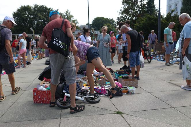 Wyprzedaż garażowa na placu Krakowskim w Gliwicach 