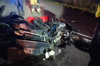 Śmiertelny wypadek na szosie Gniezno - Czerniejewo w Gębarzewie, skuter uderzył w busa