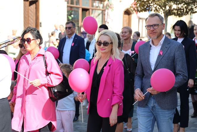 W centrum Lublina królował róż! Przez miasto przeszedł Marsz Różowej Wstążki