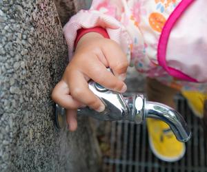 Legionella w wodzie w warszawskim przedszkolu. Dyrekcja nie zamknie placówki