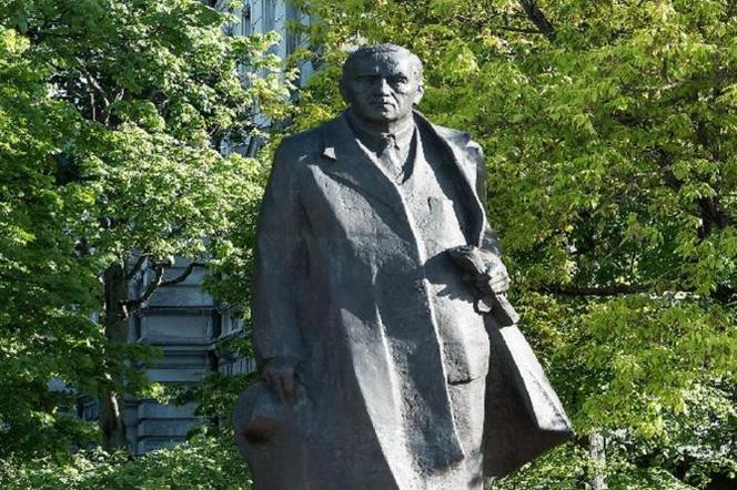 Pomnik Romana Dmowskiego w Warszawie