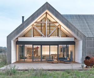 Dom typu stodoła - zobacz najpiękniejsze domy stodoły w Polsce. To nieustający trend w architekturze