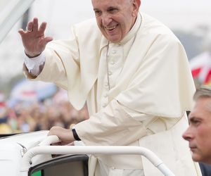 W Krakowie papież Franciszek podróżował tramwajem. Bydgoska Pesa jeździ do dziś 