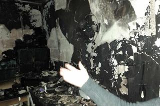 Spaliło się mieszkanie schorowanej pani Agnieszki i jej syna. Nie mają nic, śpią u sąsiadki 