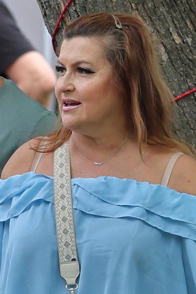 Katarzyna Skrzynecka. Zabrała rodzinę na targ śniadaniowy w kusych szortach