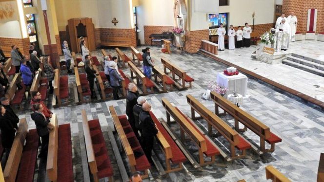 W Bielsku-Białej pochowano 164 nienarodzonych dzieci. "Nie mówicie, że utraciliście dziecko. Ono żyje"