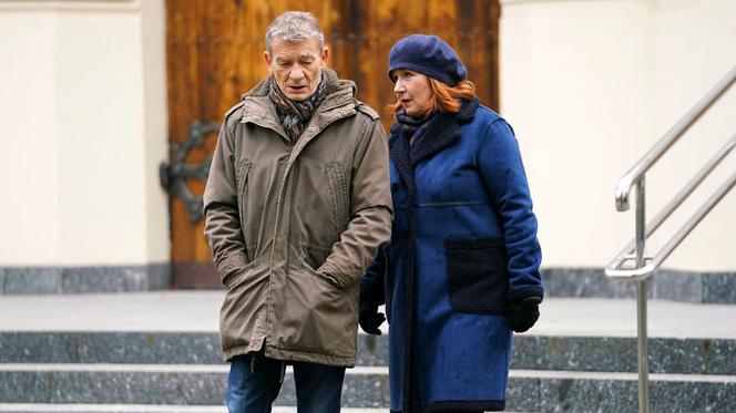 Barwy szczęścia, odcinek 1858, Waleria (Ewa Ziętek), Stefan (Krzysztof Kiersznowski)