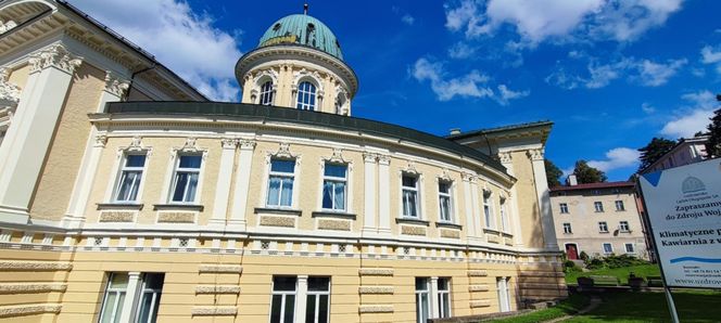 Najpiękniejszy basen w Polsce. Kąpiel pod kopułą jak z bajki na Dolnym Śląsku