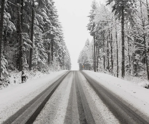 Kiedy opady śniegu w Polsce? Nadciąga zimowe załamanie pogody 