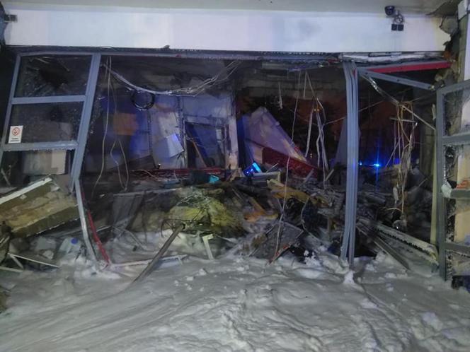PILNA akcja ratowników w Sosnowcu! Na stacji eksplodował gaz. Budynek runął, są ranni