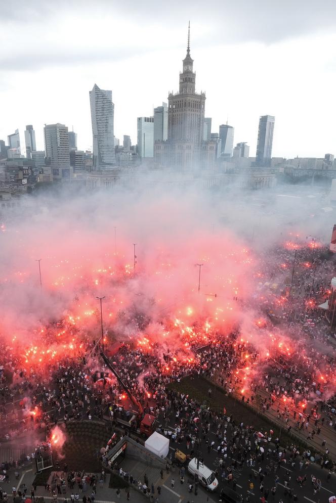 Zdjęcia z Marszu Powstania Warszawskiego